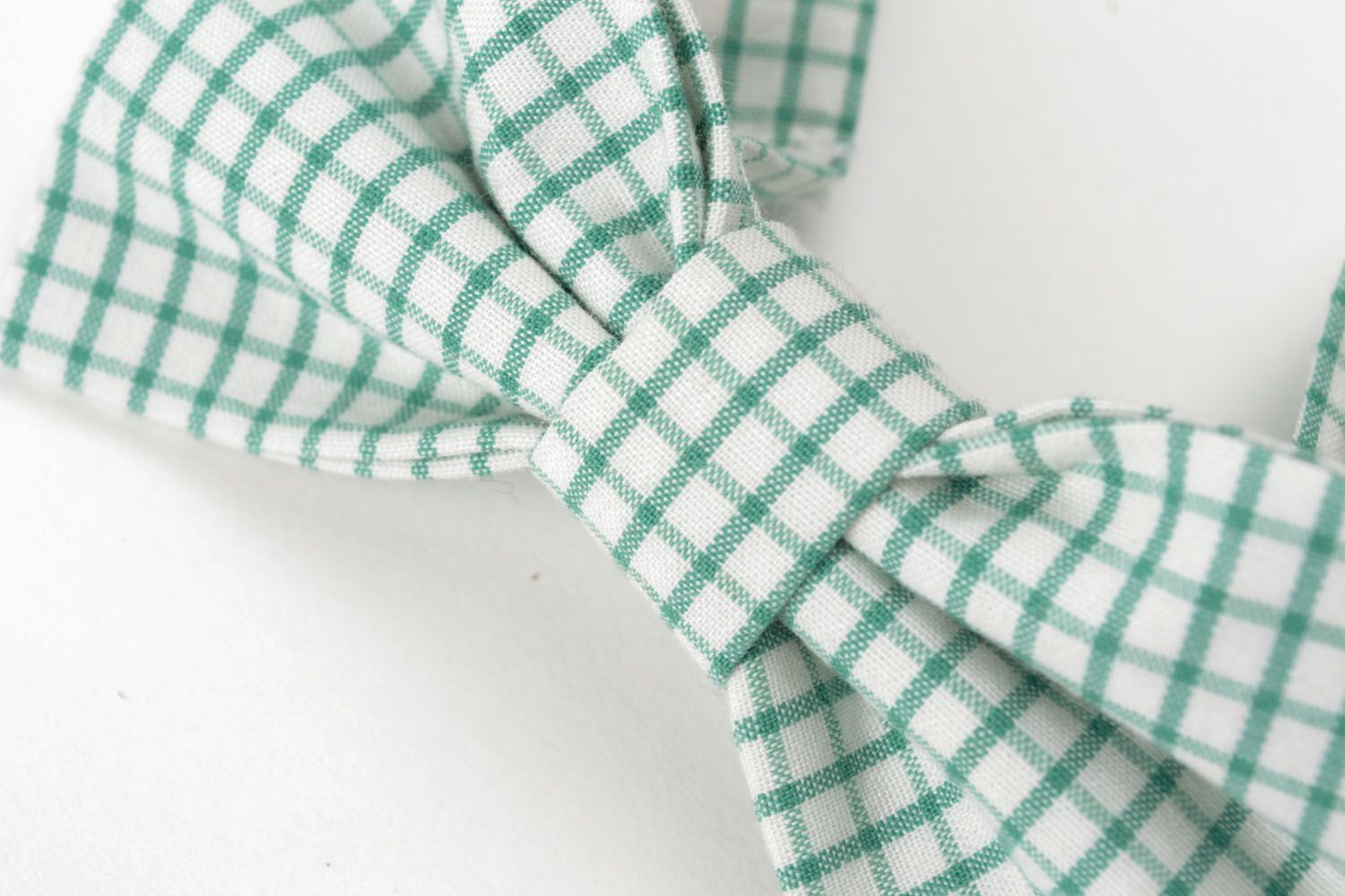 Green checkered bow tie photo 3