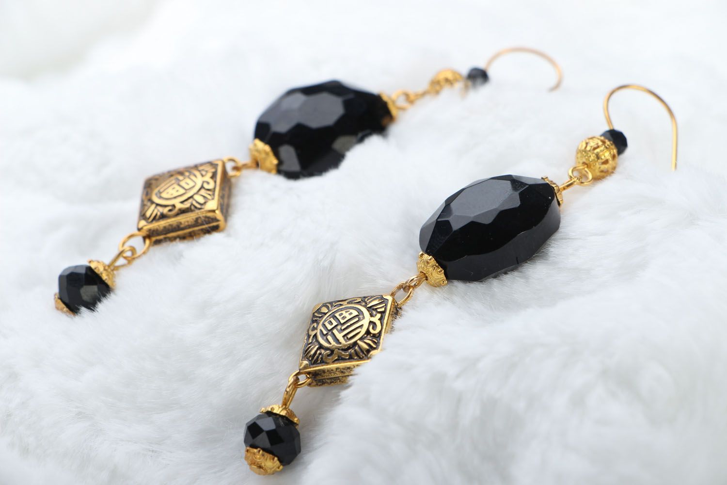 Long earrings with black crystal photo 2