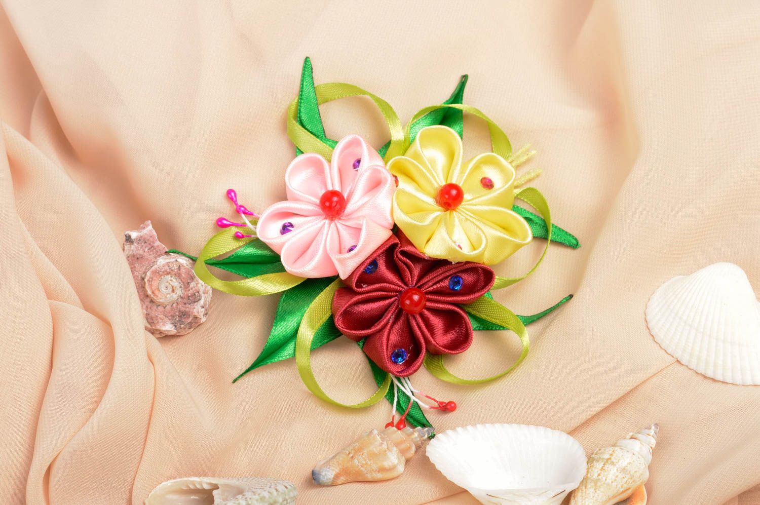 Handmade Haar Schmuck Blumen Haarspange festlicher Haarschmuck aus Atlasbändern foto 1