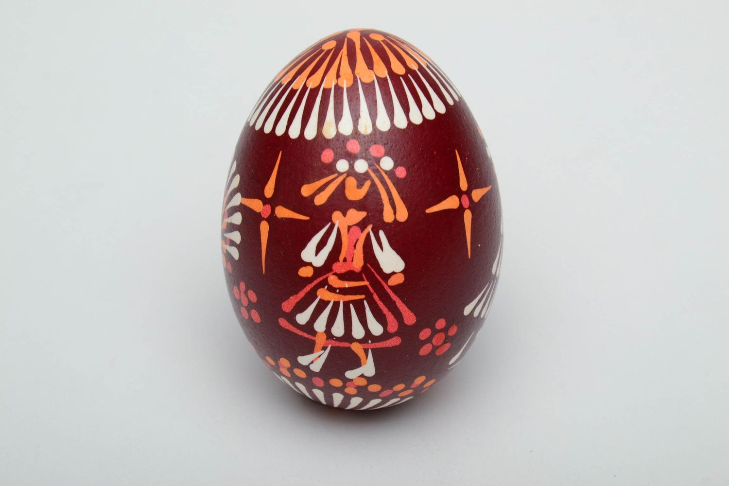 Handmade pysanka of red color with Lemkiv painting photo 3