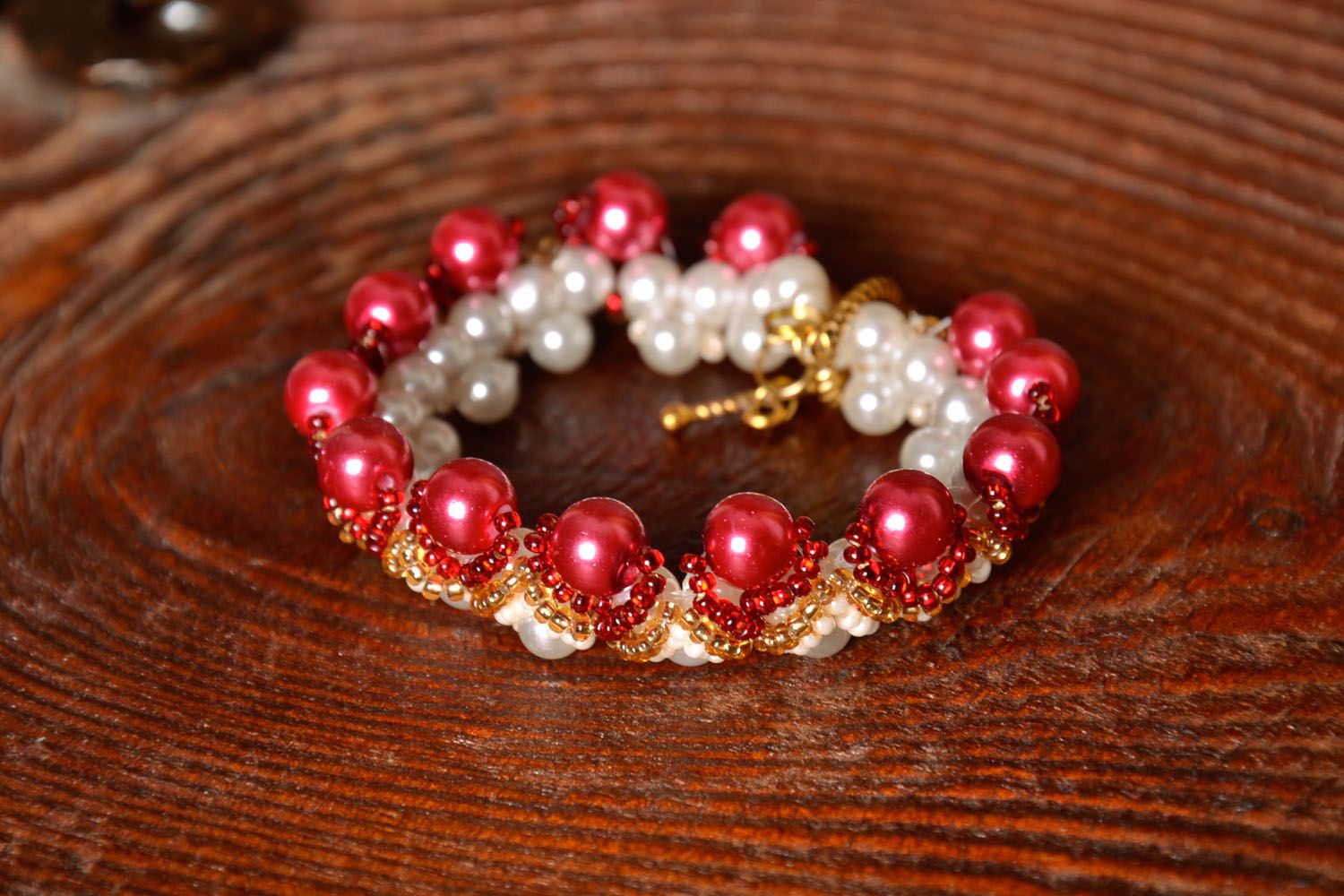 Bracelet with Czech beads and artificial pearls photo 1