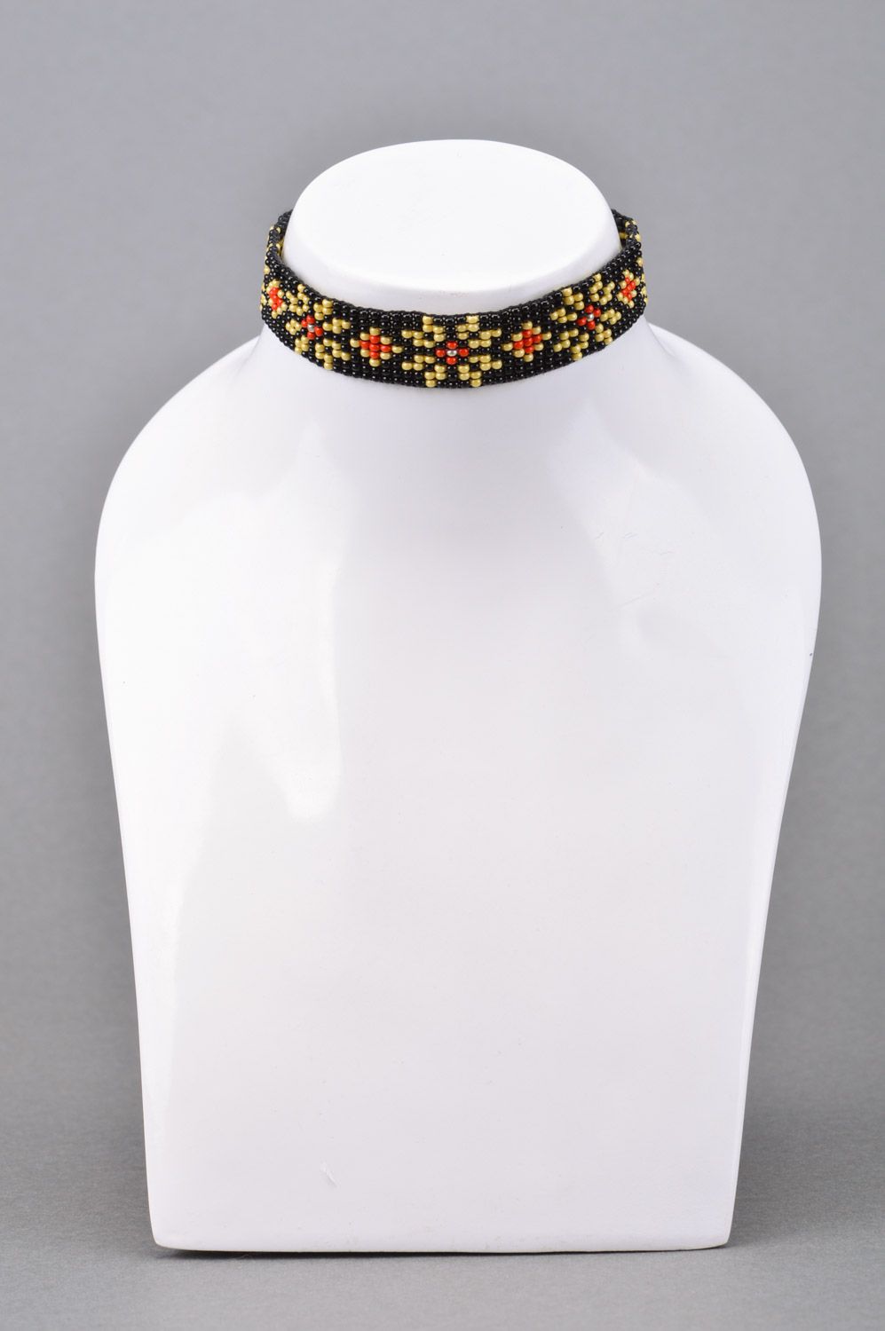 Large collier de perles de rocaille tchèques noir motif floral jaune fait main photo 5