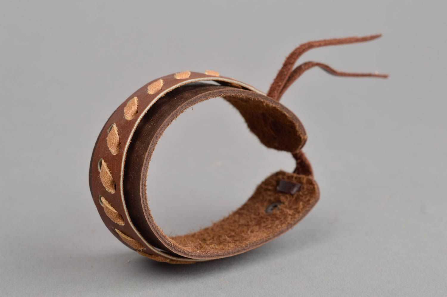 Pulsera de cuero hecha a mano regalo original brazalete artesanal color marrón foto 3