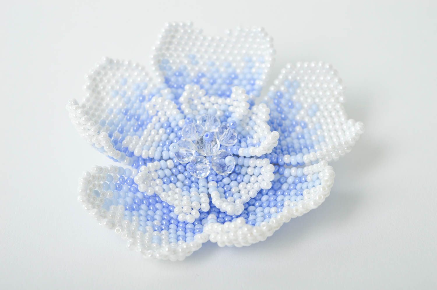 Брошь ручной работы брошь из бисера модная брошь в виде голубого цветка фото 3