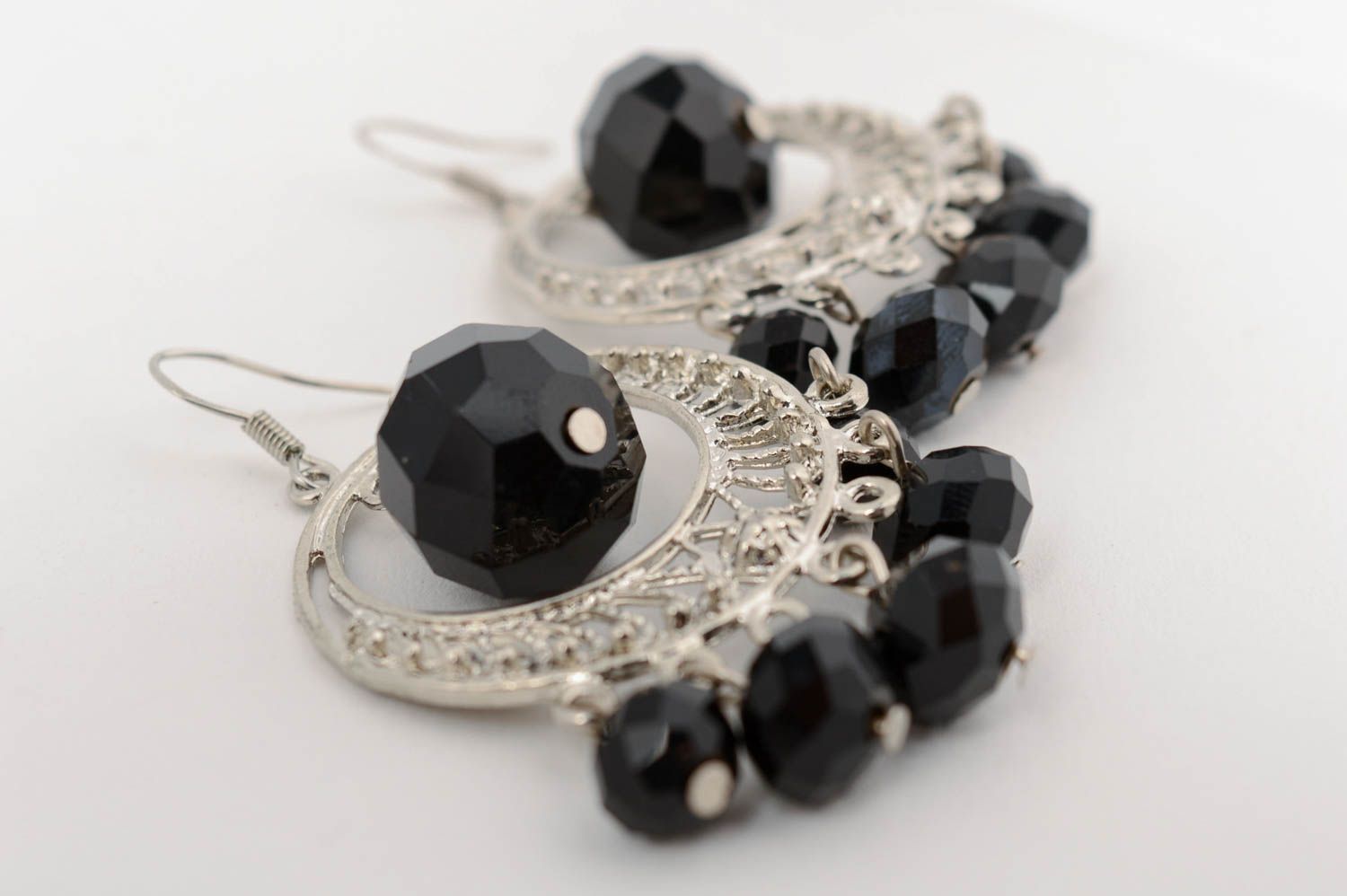 Boucles d'oreilles en cristal noir faites main pendantes bijou pour femme photo 2