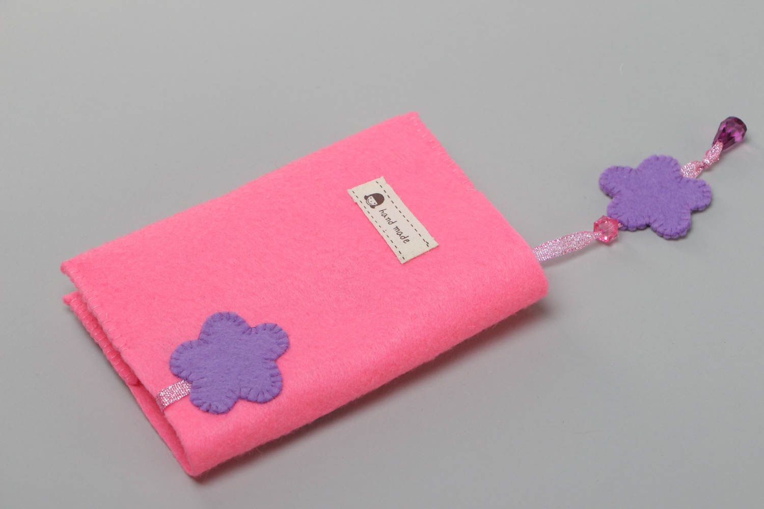 Handmade decorative passport cover sewn of pink felt with image of bear for girl photo 4
