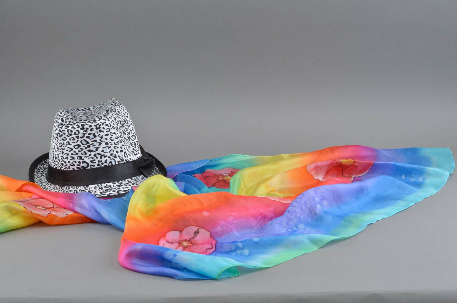 Шаль в технике горячего батика шелковая разноцветная ручной работы Радуга фото 1