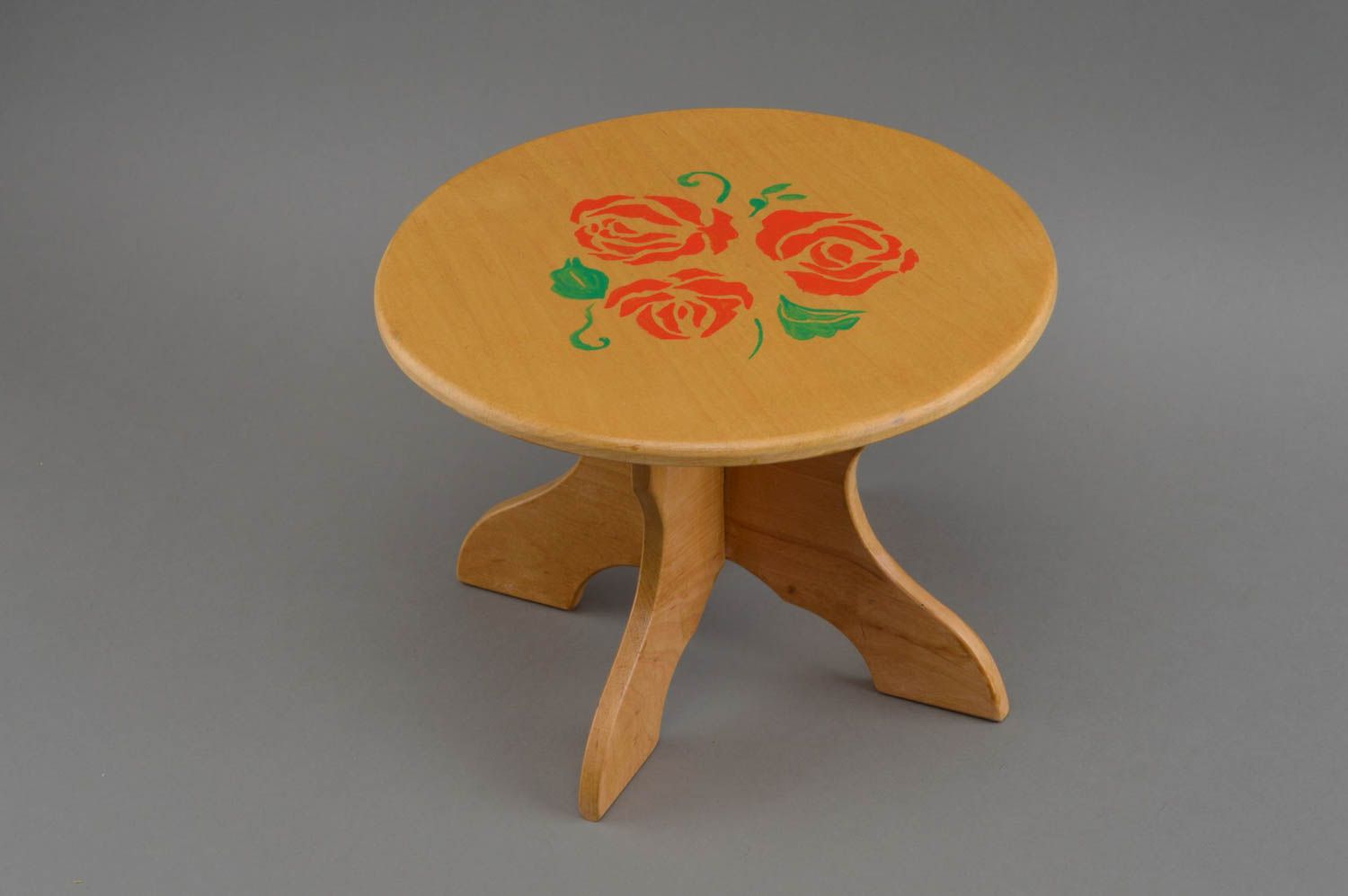 Handgemachter origineller Spielzeug Holz Tisch für Puppe mit Bemalung Blumen foto 2