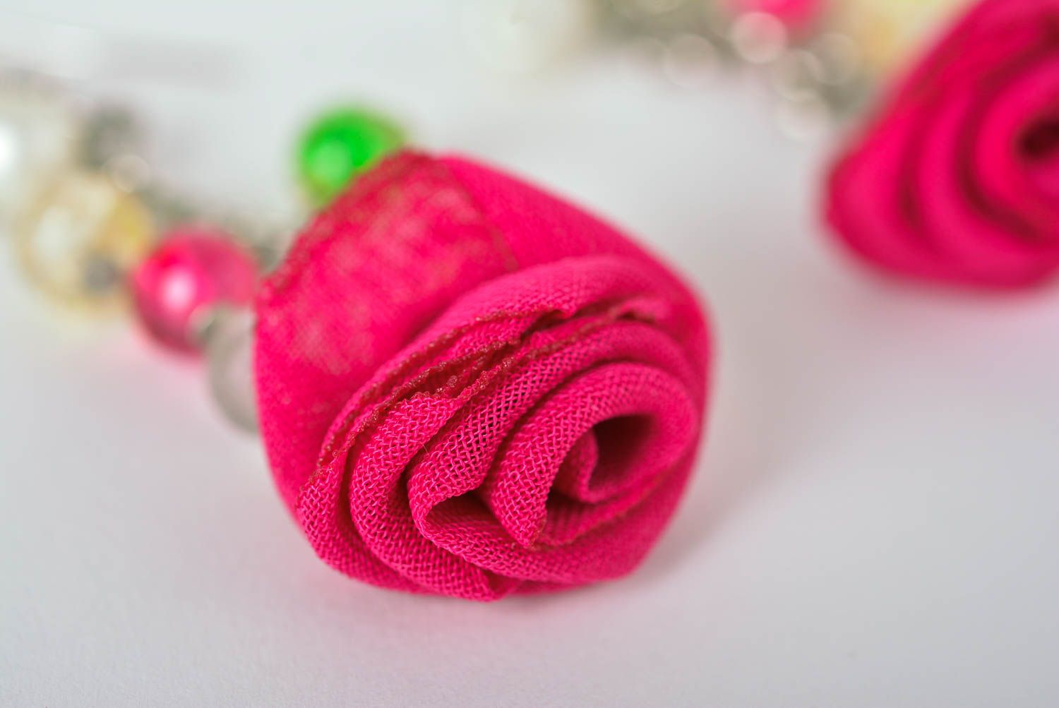 Серьги ручной работы модные серьги с розами длинные сережки с бусинками фото 4