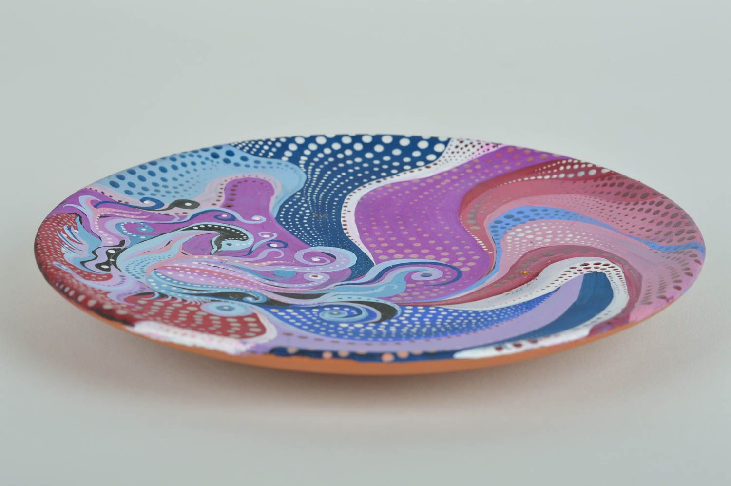 Керамическая тарелка расписанная акриловыми красками декоративная ручной работы фото 4
