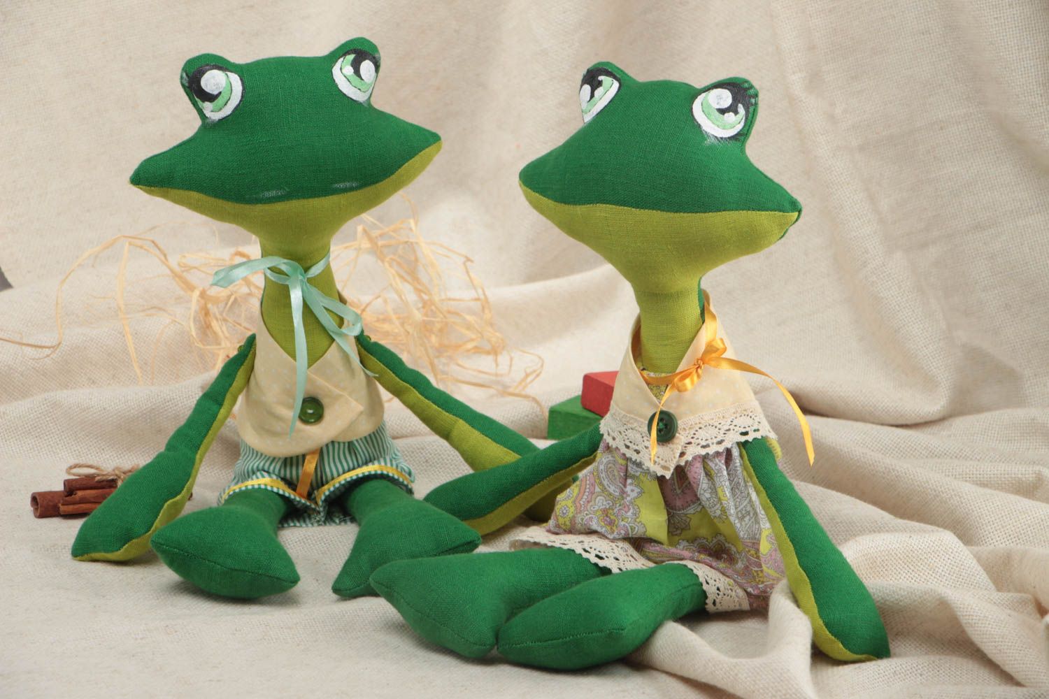 Set of handmade decorative toys 2 pieces cute green frogs boy and girl  photo 1