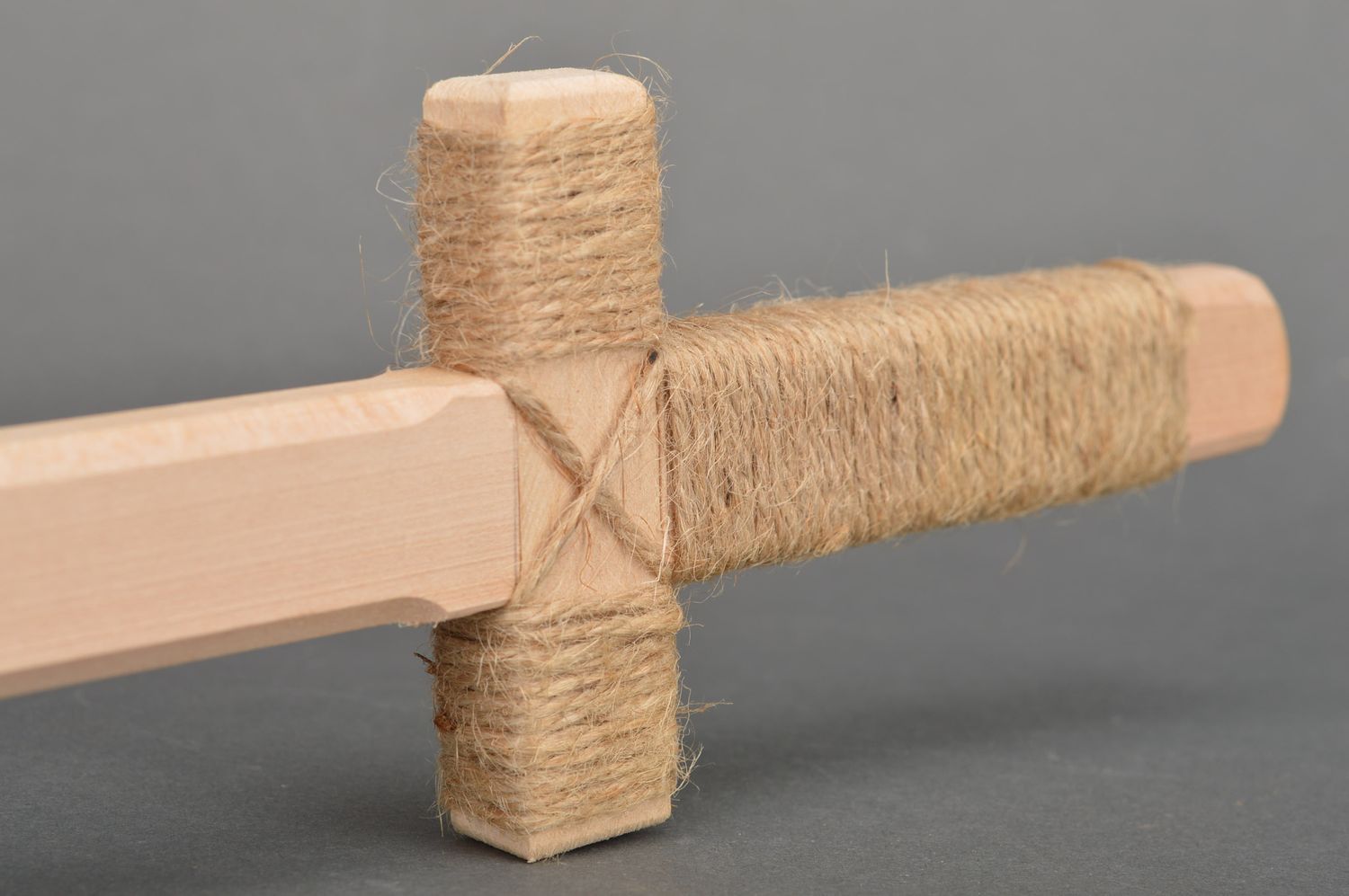 Espada de madera de juguete tallada a mano para chicos artesanal original foto 4