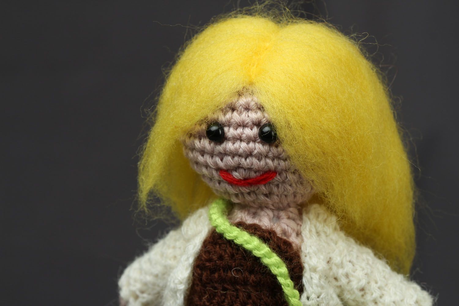 Мягкая вязаная кукла Блондинка фото 2