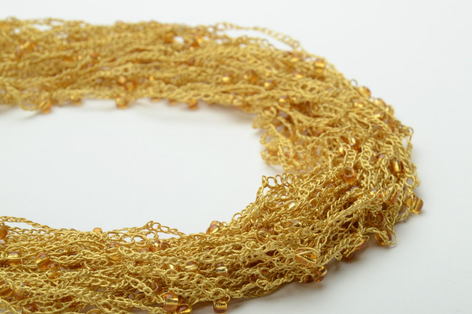 Gelbe lange handgehäkelte Textil Halskette aus Fäden und Glasperlen für Frauen foto 4