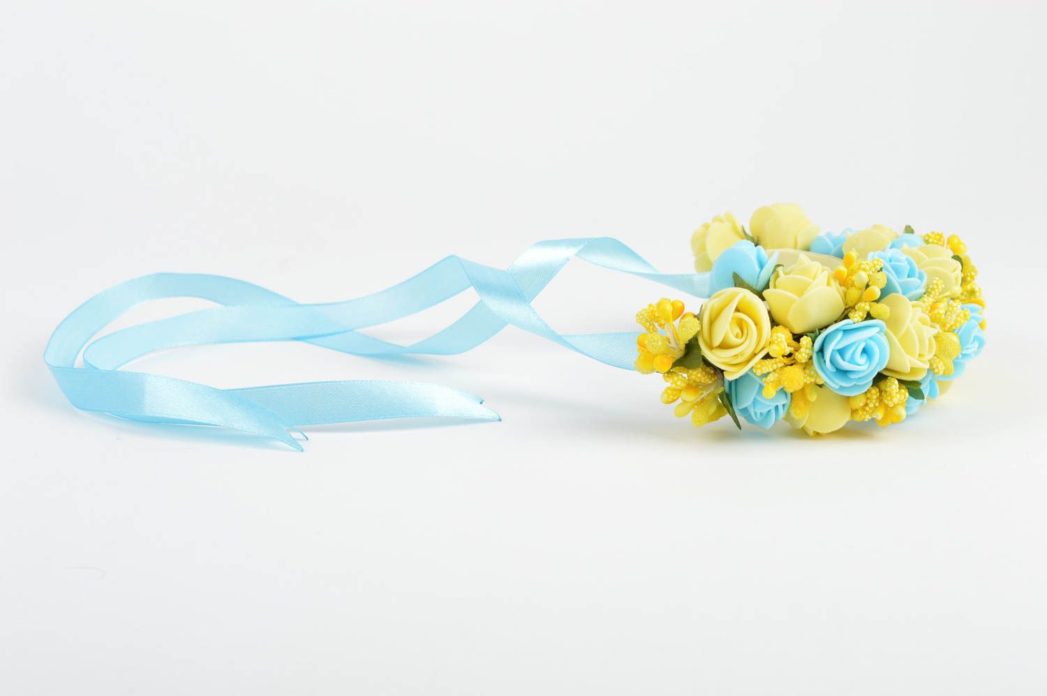 Красивая повязка для волос ручной работы с цветами из фоамирана на лентах Розы фото 2