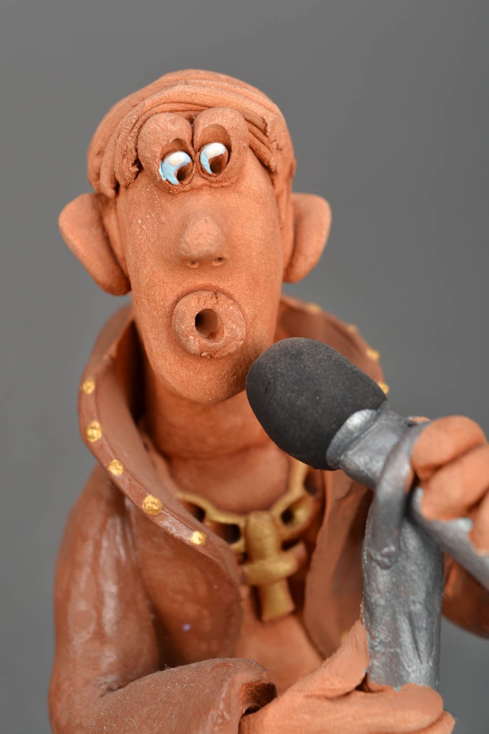 Ceramic figurine with painting Singer photo 4