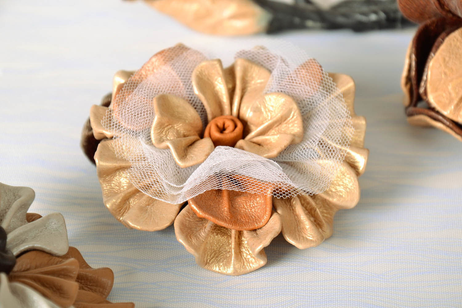 Hair tie made of genuine leather and veiling photo 1
