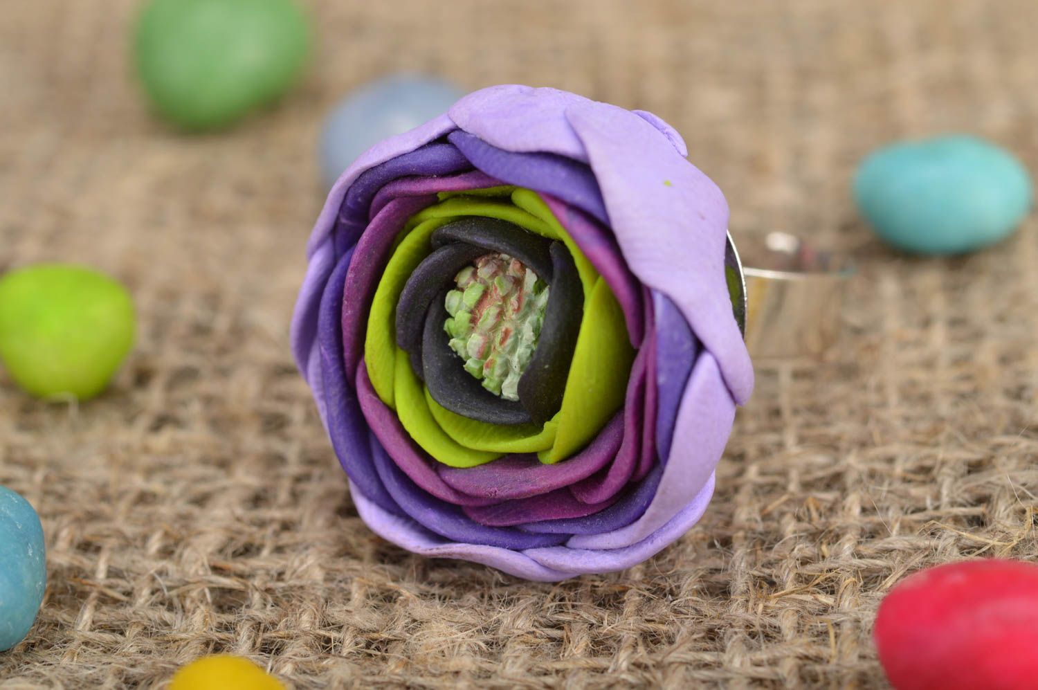 Кольцо цветок из полимерной глины фиолетовое крупное необычное ручной работы фото 1
