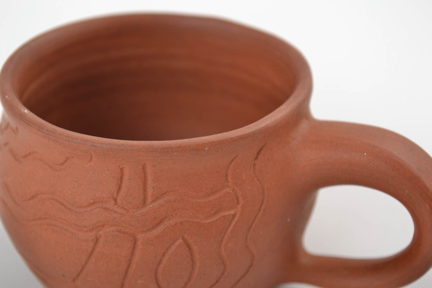 Kleine braune handgemachte Keramik Tasse für Kaffee aus Ton 100 ml schön  foto 5