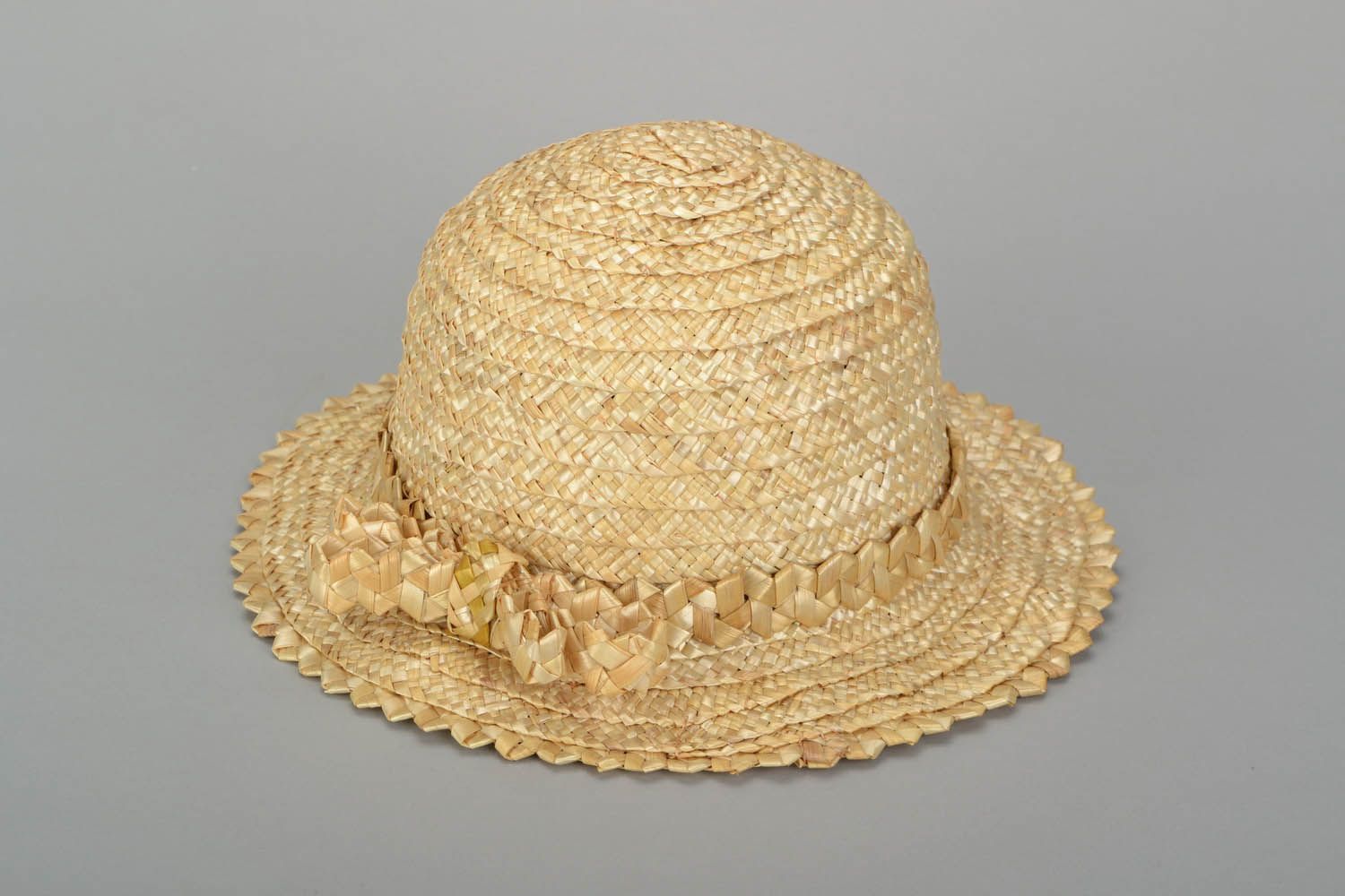 Соломенная женская шляпка  фото 3