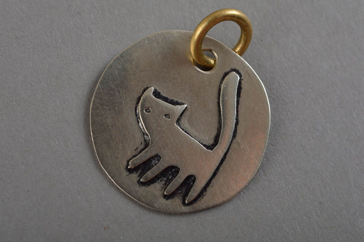 Handmade beautiful unusual round pendant made of metal in shape of cat photo 3