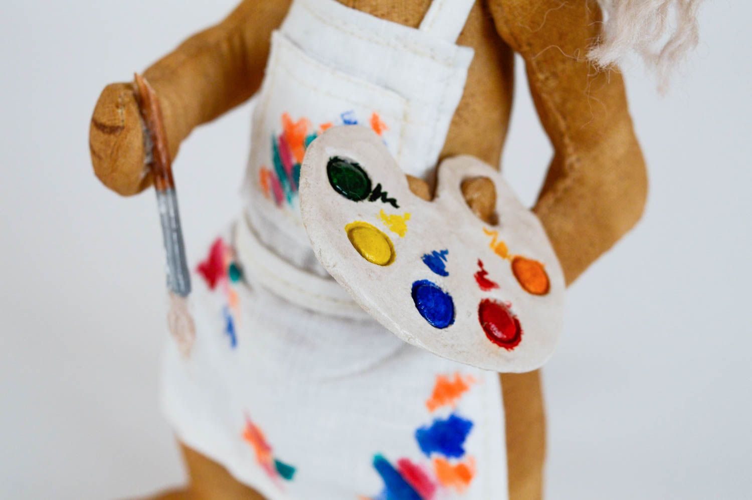 Handgemachtes kuscheliges Spielzeug aus Stoff mit Acrylfarben bemalt Löwe  foto 5