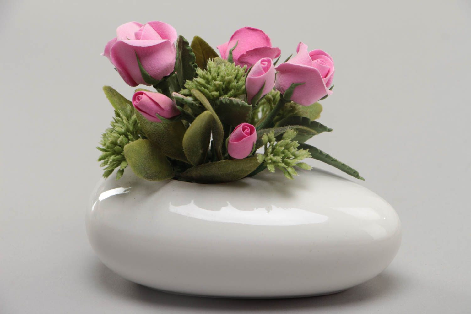 Цветы из японской полимерной глины в керамической вазе ручной работы розовые красивые фото 2