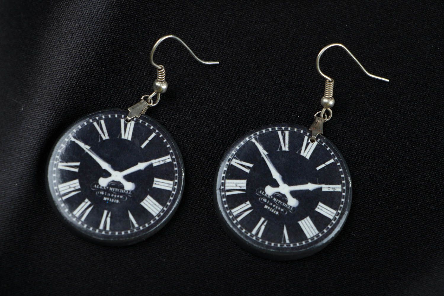 Handmade Ohrringe mit Uhr foto 2
