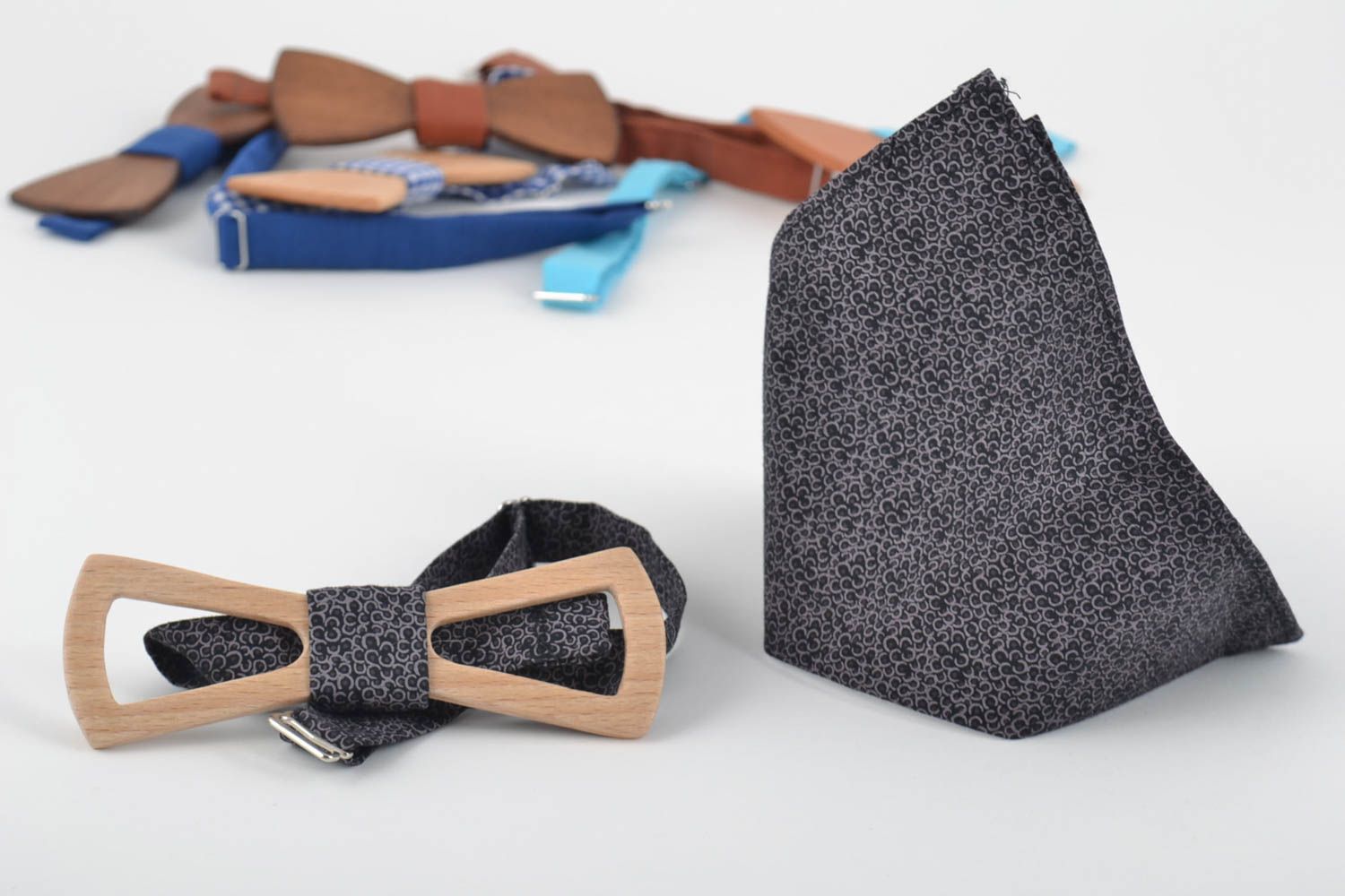 Set of handmade wooden bow tie and cotton pocket square 2 pieces photo 1