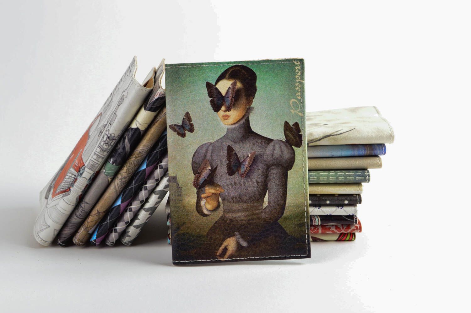 Обложка для паспорта handmade оригинальный подарок кожаный аксессуар Бабочки фото 1