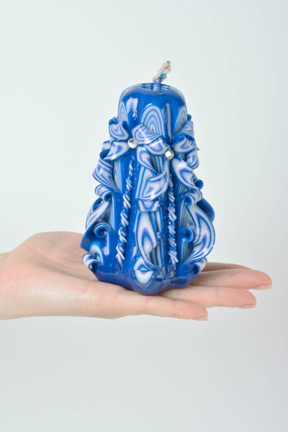 Handgemachte Kerze aus Paraffin blau mit weiß künstlerisch wunderschön originell foto 3