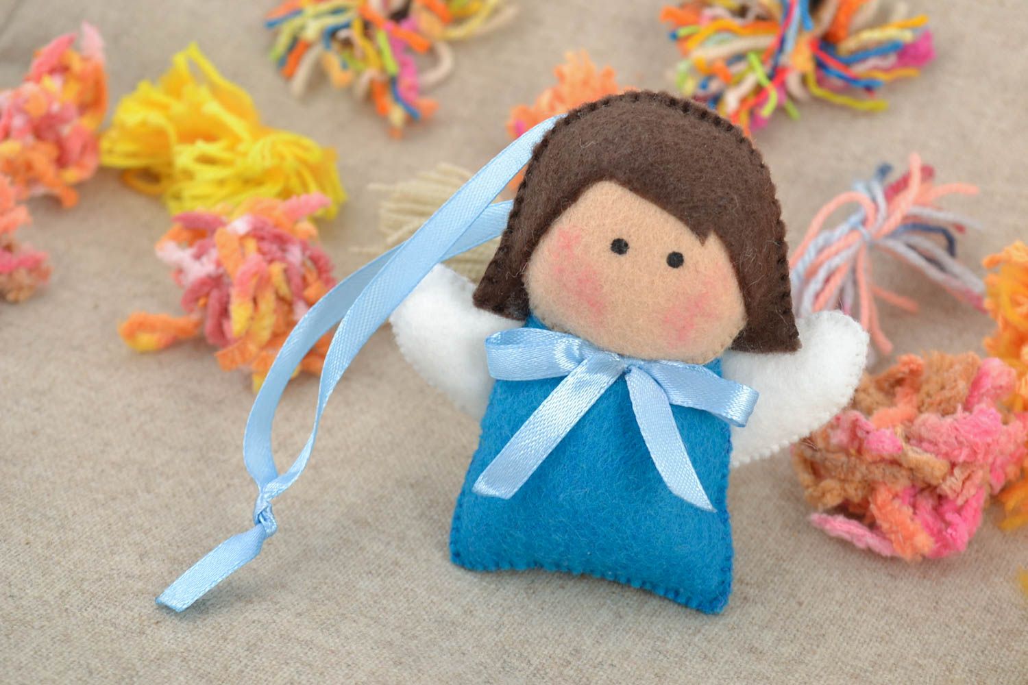 Декоративная игрушка ангел из фетра с петелькой мягкий ручной работы подвеска фото 1