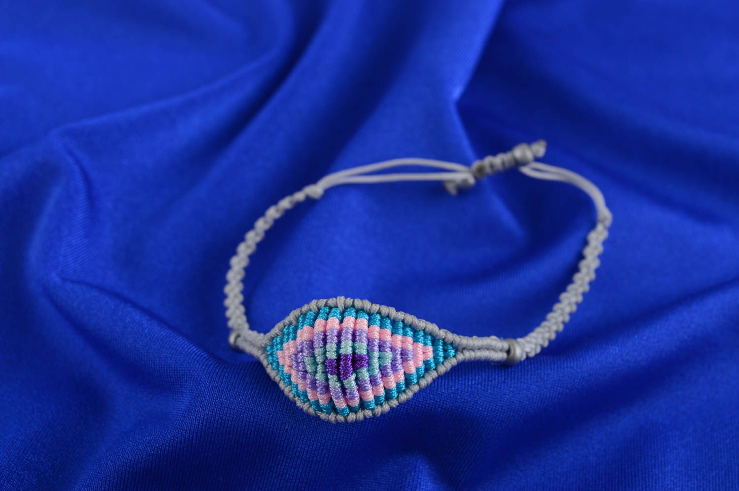 Bracelet textile Bijou fait main original tressé en fils Accessoire femme photo 1