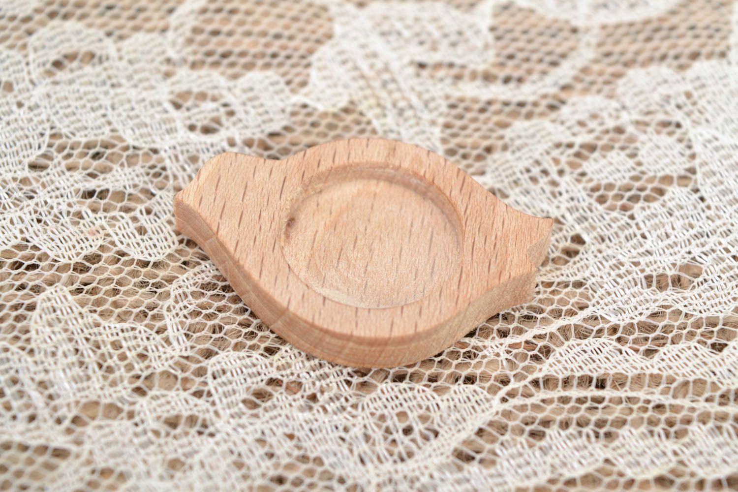 Fornitura para bisutería artesanal pajarito de madera de haya foto 4