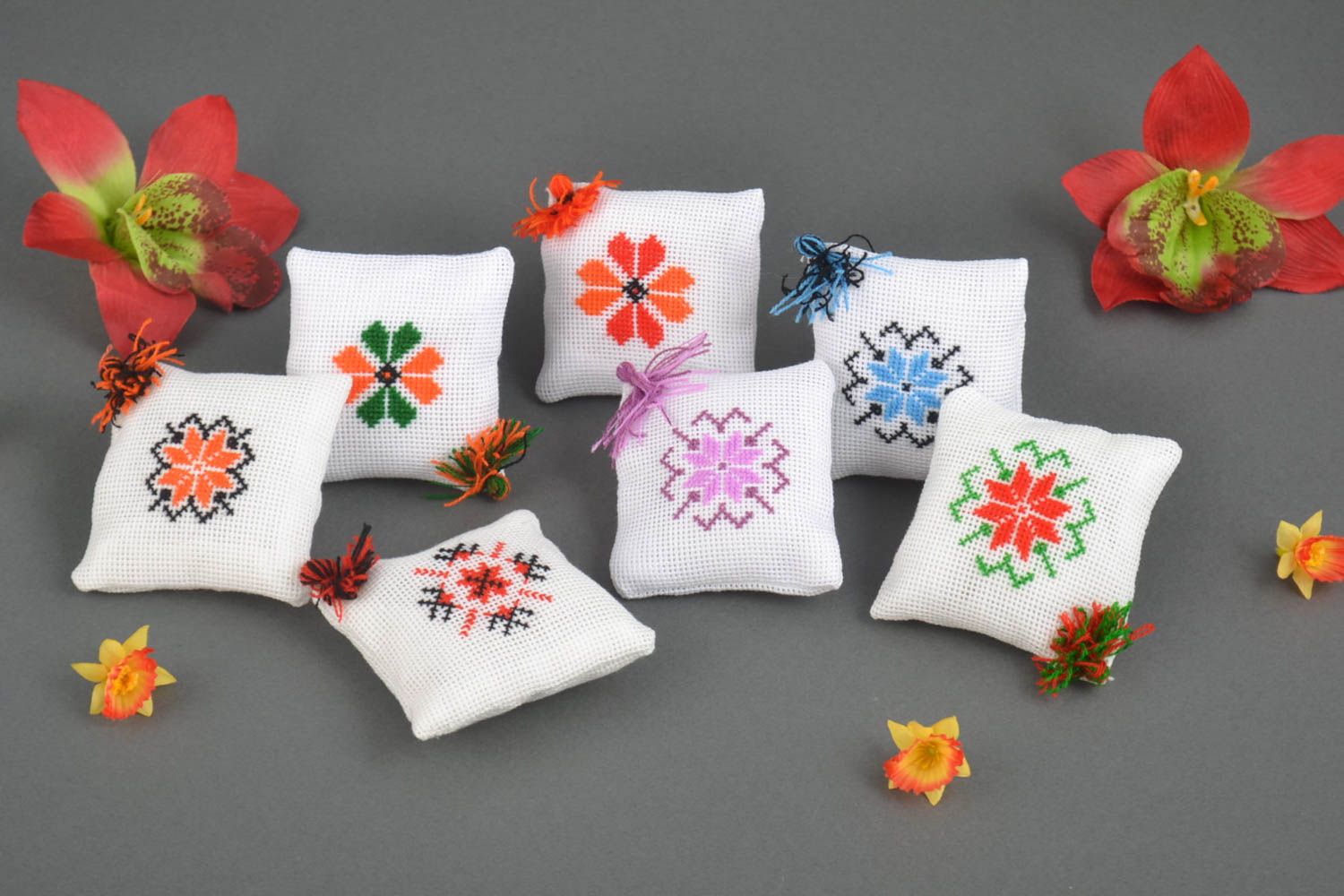 Embroidery kits 7 pin cushions handmade decorations home accents gifts for women photo 1