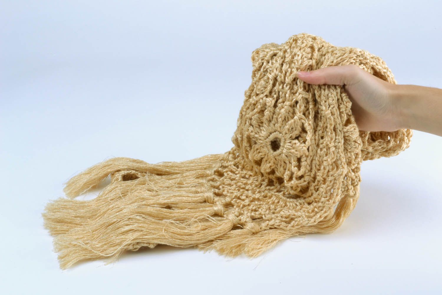 Écharpe féminine crochetée ajourée originale  photo 5