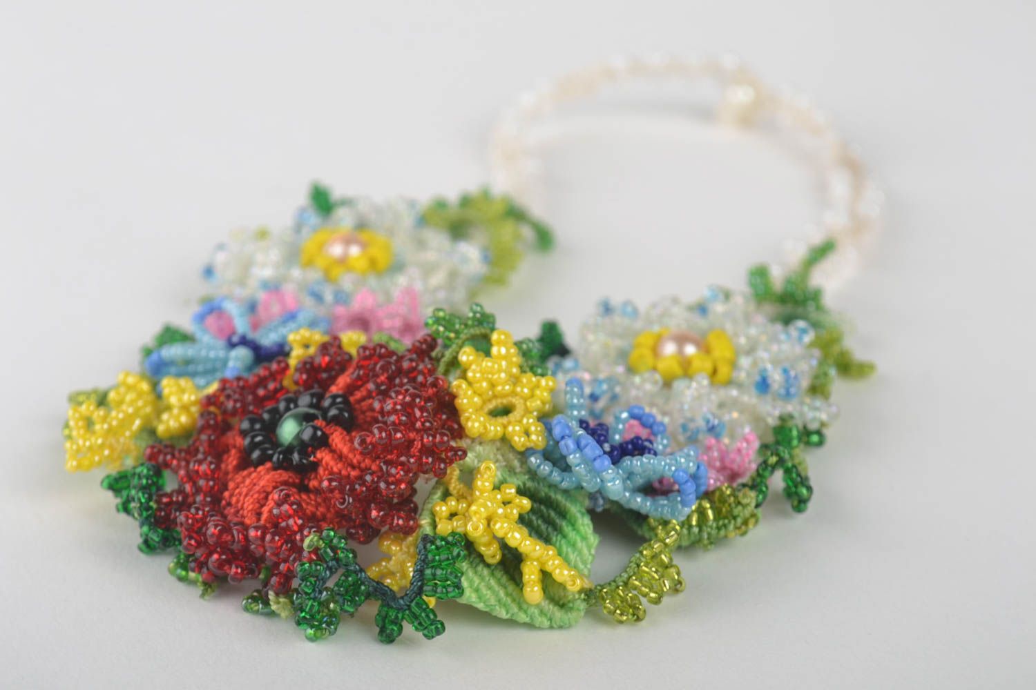 Collier fleurs Bijou fait main macramé fils perles de rocaille Accessoire femme photo 4
