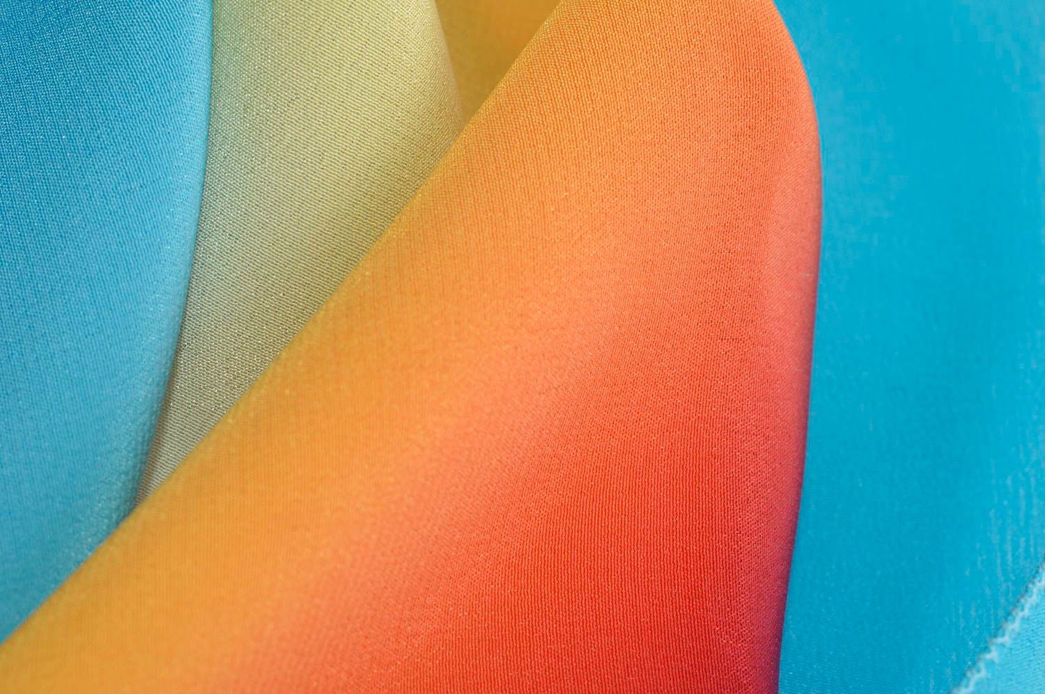 Foulard original fait main Foulard multicolore en soie Accessoire femme photo 5