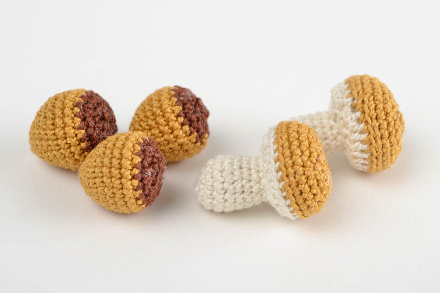 Jouet champignon fait main Peluches au crochet Cadeau pour enfant design photo 5