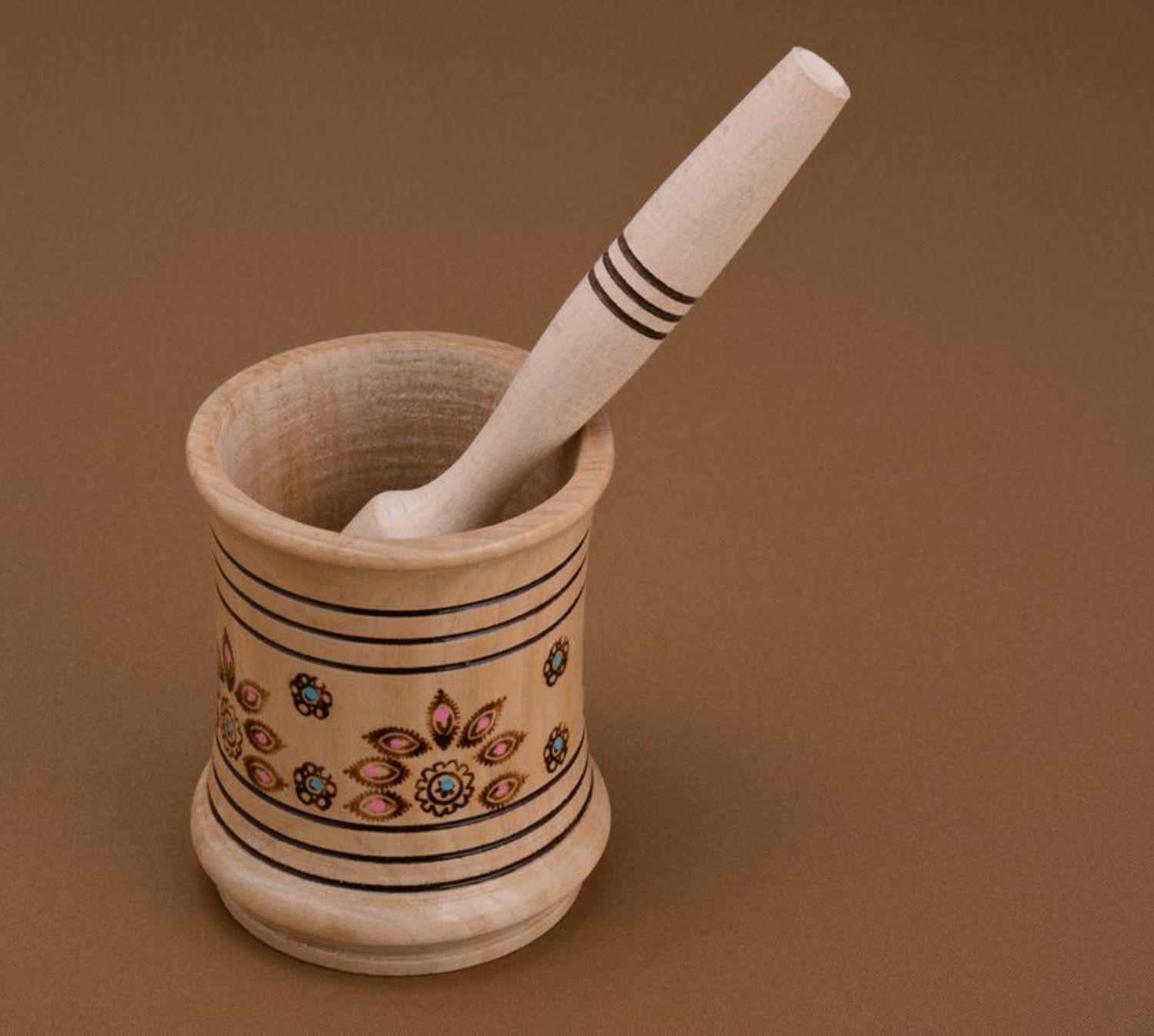Wooden mortar with pestle photo 5