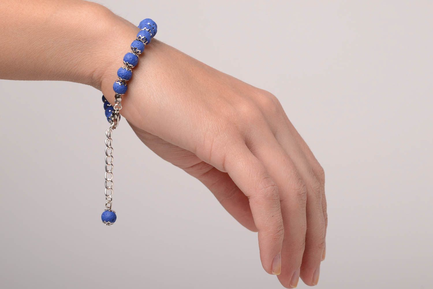 Pulsera artesanal de fimo azul con metal accesorio para mujer bisutería de moda foto 3