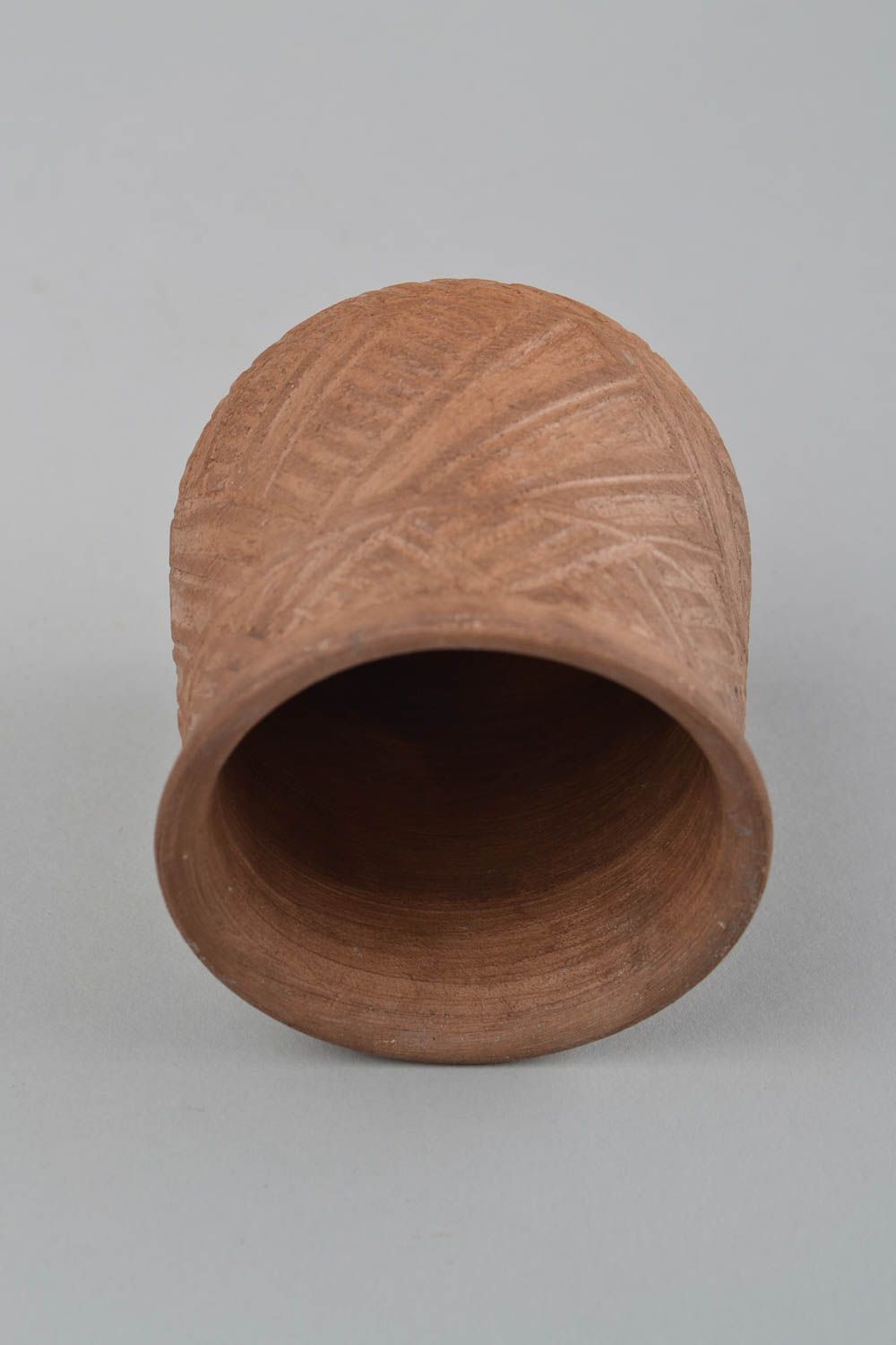 Brauner handmade Becher aus Ton mit Ornament Volumen 250 ml schön etnnisch foto 4