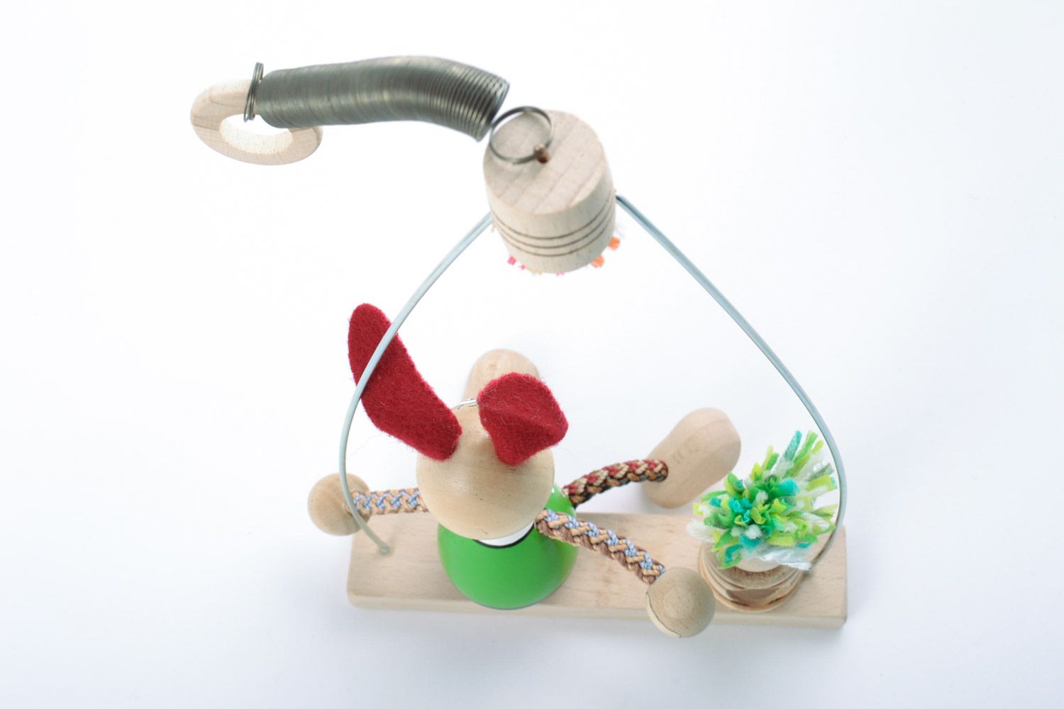 Деревянная игрушка зайчик на лавке ручной работы с росписью детская авторская фото 5