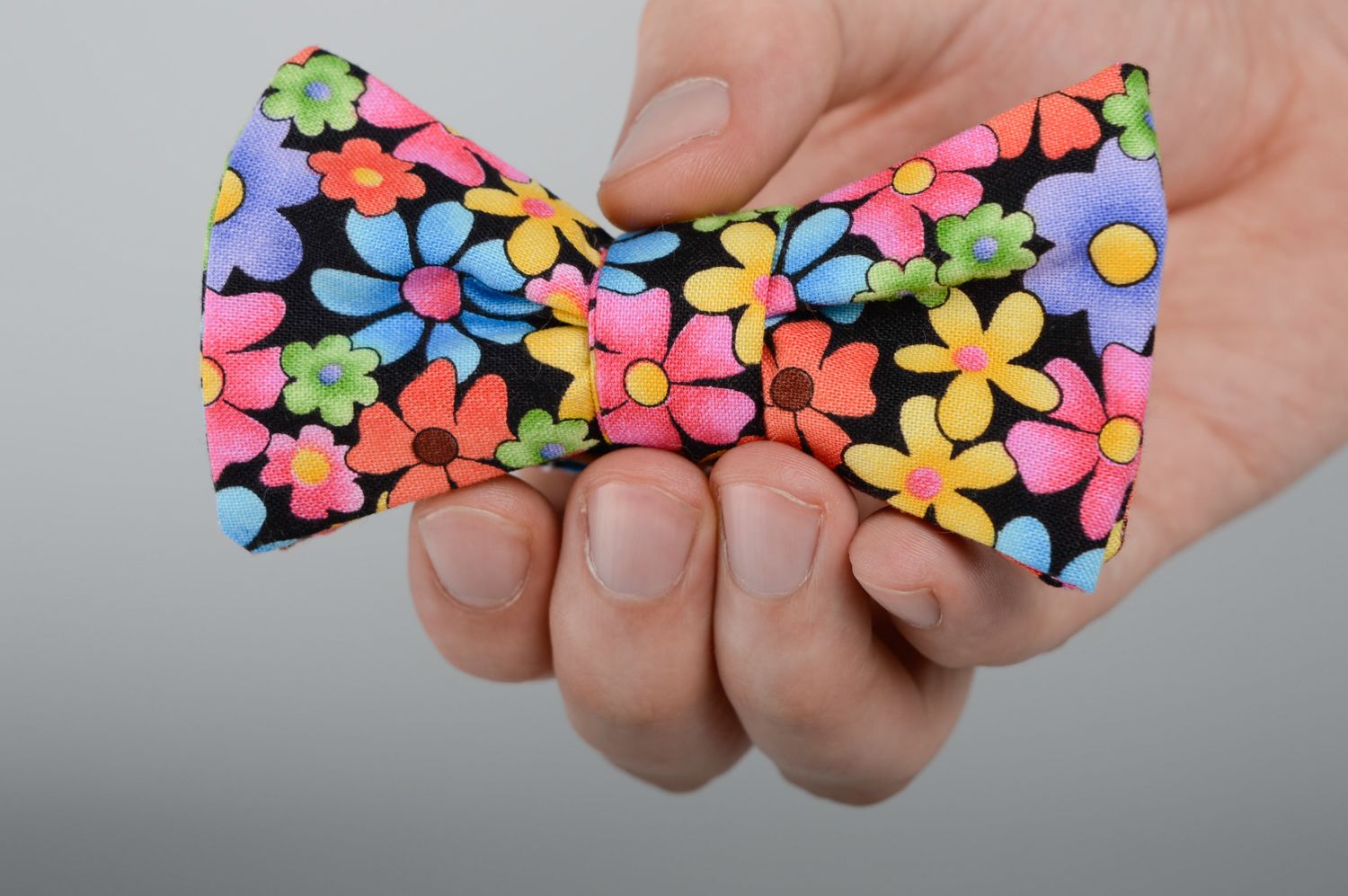 Handmade cotton bow tie with floral print photo 3