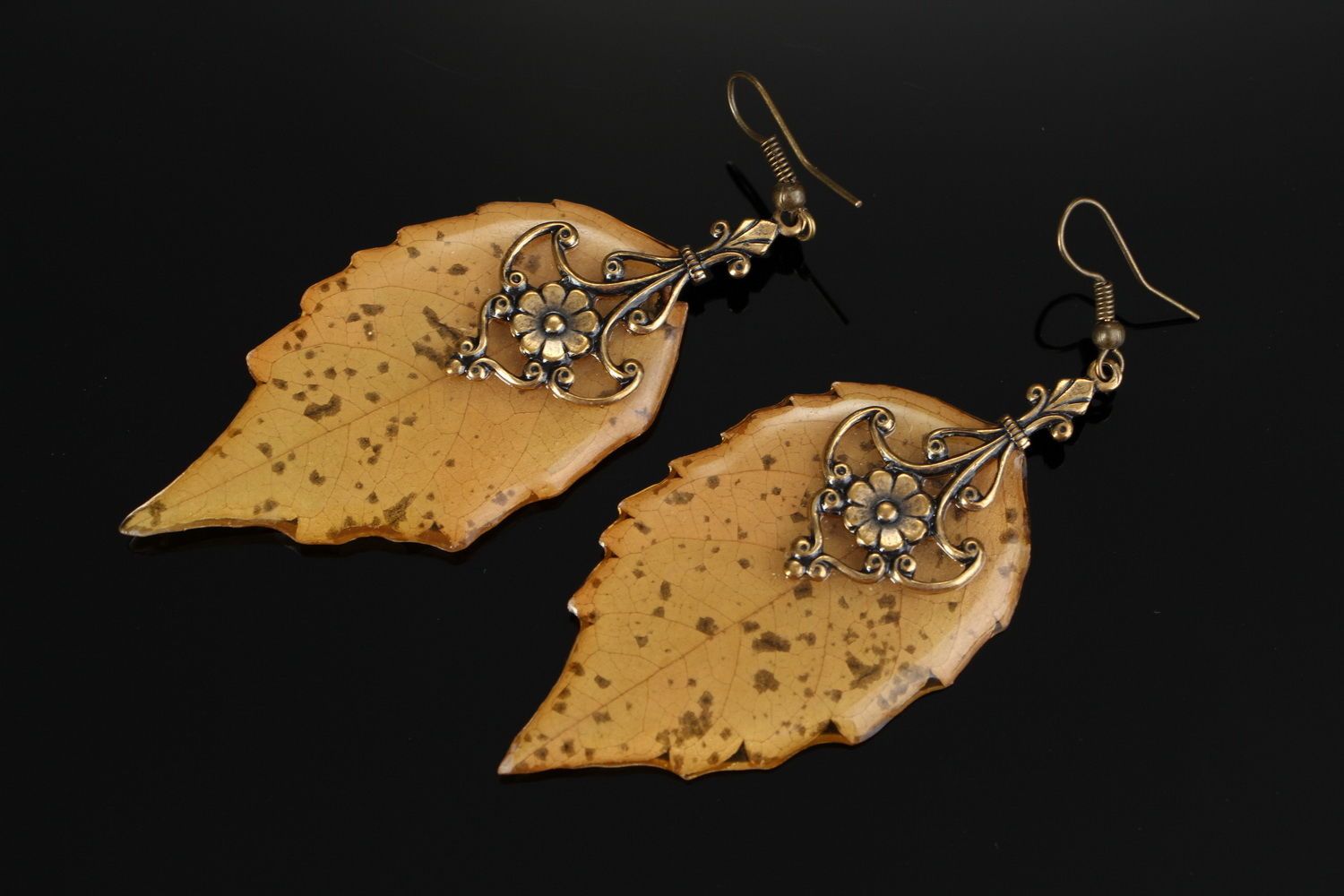 Earrings with epoxy autumn leaves photo 3