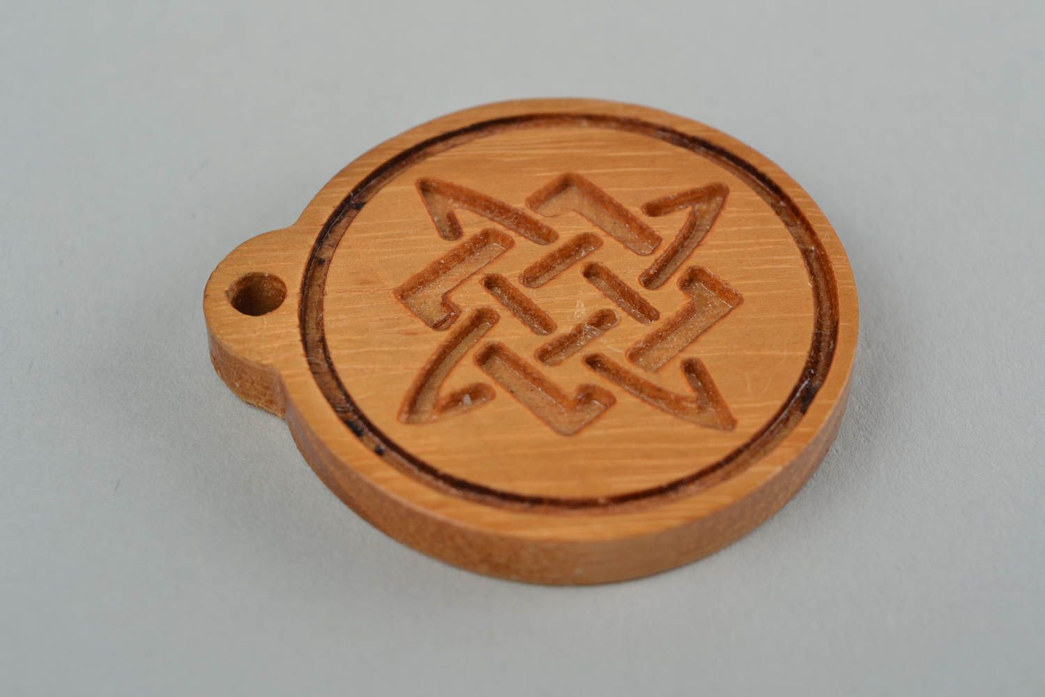 Handmade small round wooden pendant Slavic amulet with ornament Star of Lada photo 4