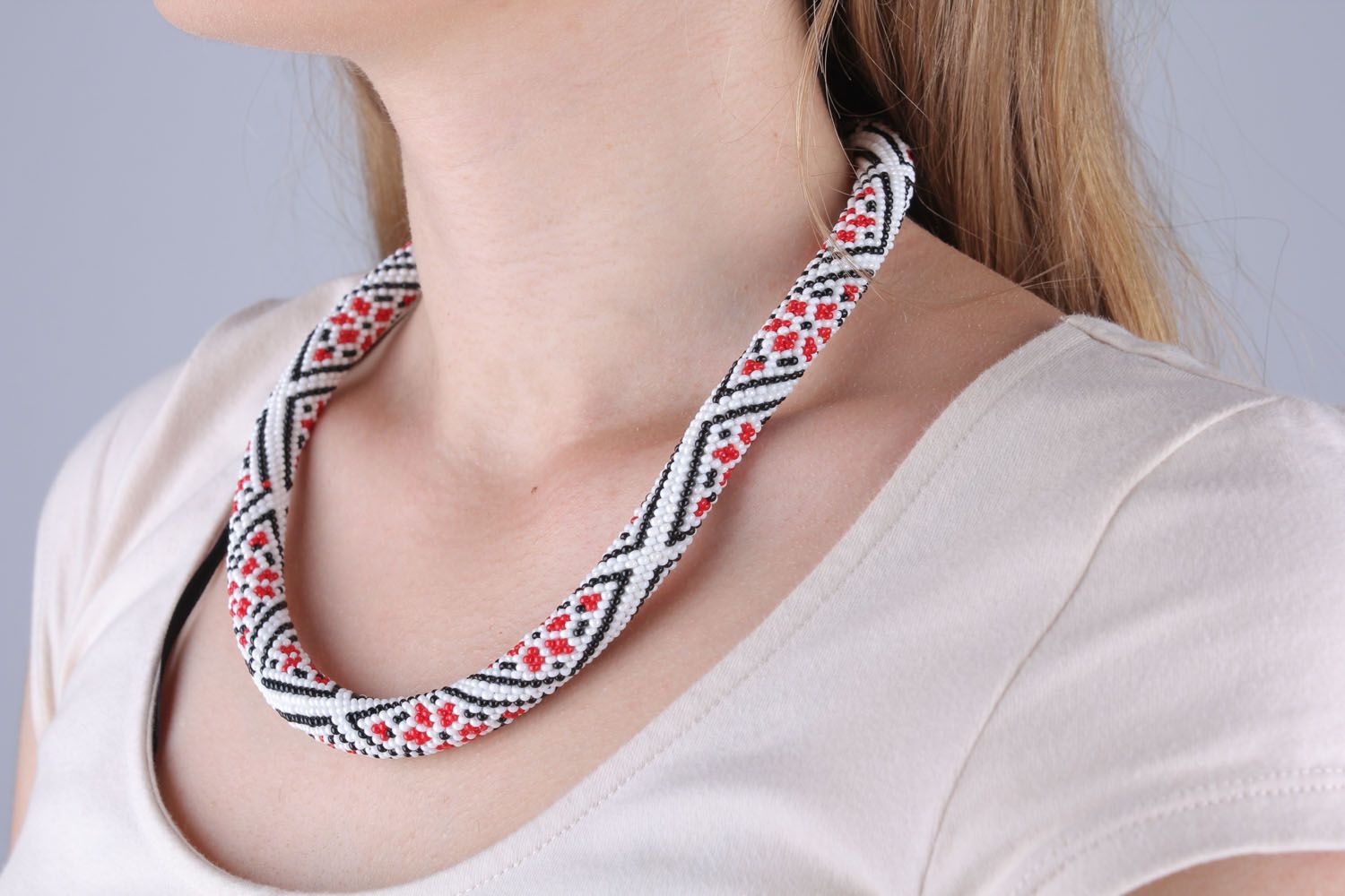 Beaded cord necklace in ethnic style  photo 5