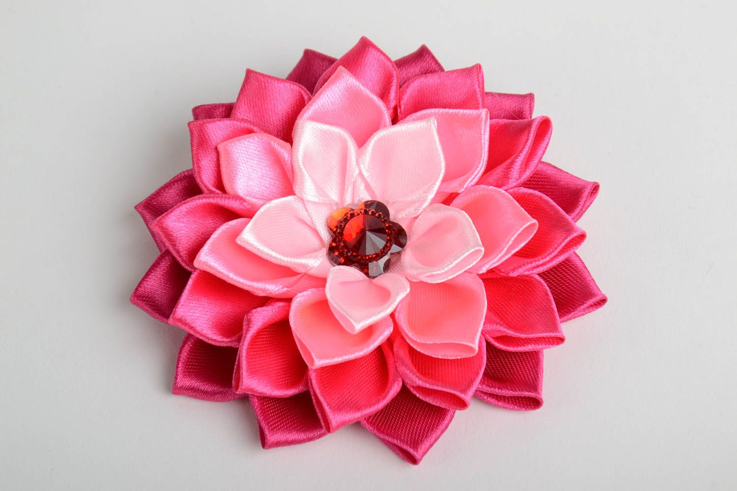 Homemade decorative satin ribbon pink kanzashi flower for hair clip or brooch photo 4