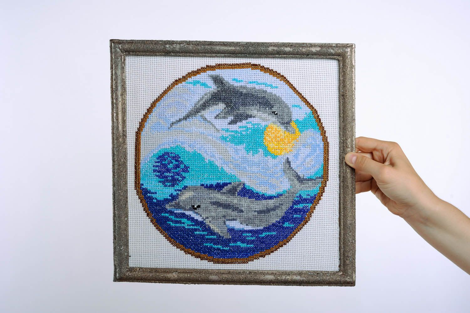 Quadro bordado com ponto cruz Os golfinhos yin-yang foto 2