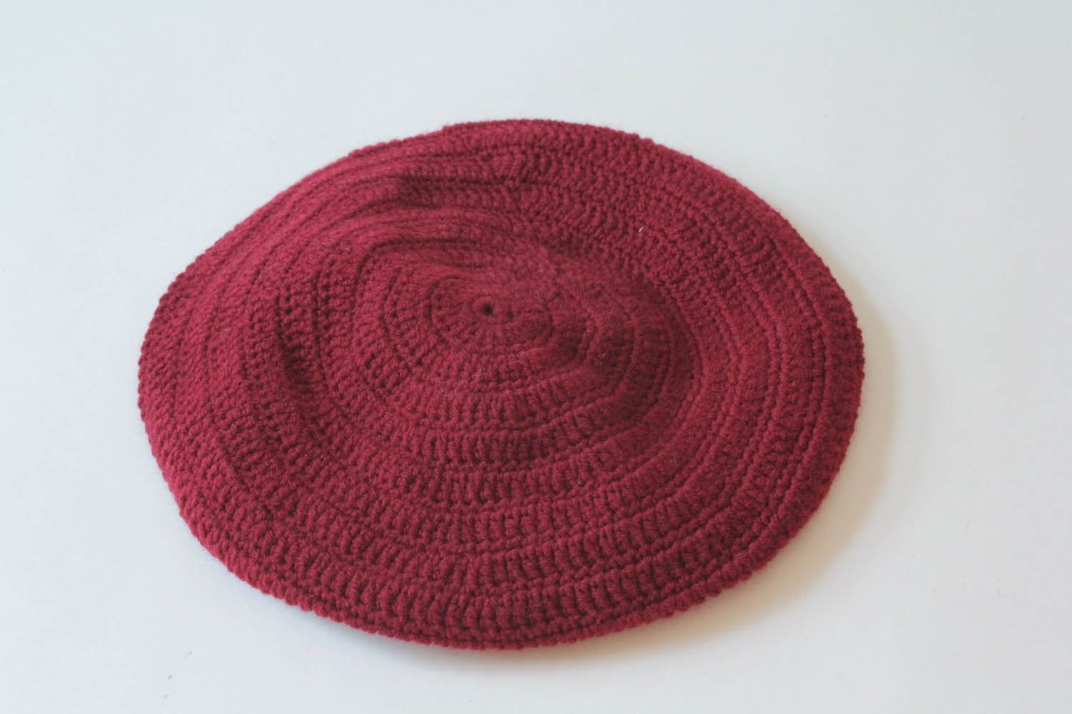Knitted beret photo 3